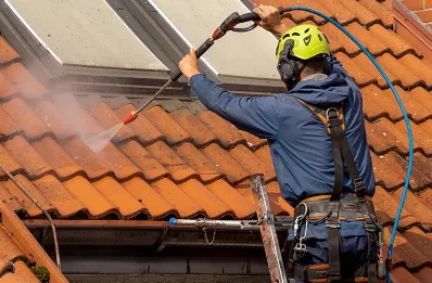 Démoussage et hydrofuge de toiture à Morangles